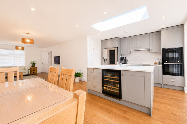 132, Maybury Road, Barking photo 4