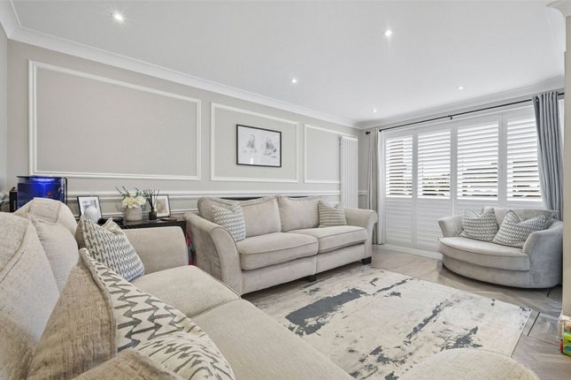 6 Hatfield Drive, Billericay photo 2