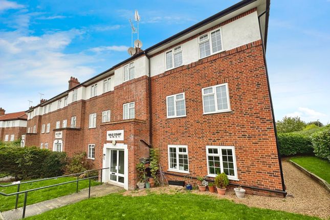 2-bed flat on 1C Hale Court, Edgware, £375,000