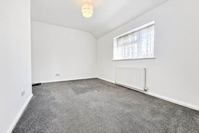 46, Tythe Road, Luton photo 2