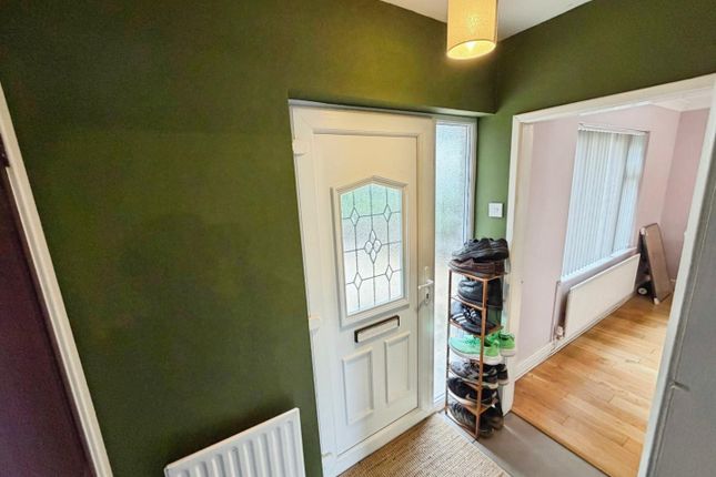 19, Neston Green, Great Sutton Ellesmere Port photo 2