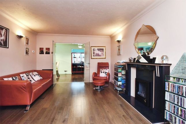 5, Byron Close, Stoke-on-Trent photo 3