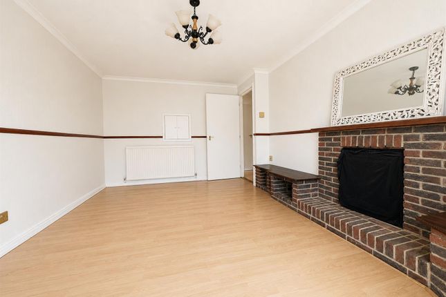 323, Scafell Road, Slough photo 2