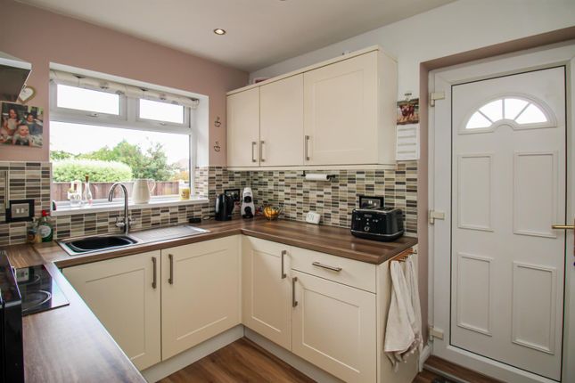 39, Ledgard Drive, Wakefield photo 3