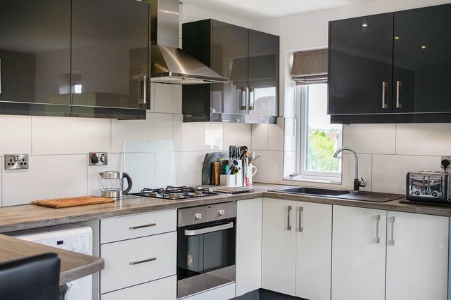 Flat Flat 8, 15, Ley Hey Road, Stockport photo 4