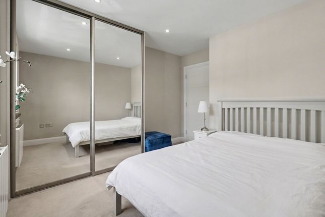 Flat 4, Wellington House, Walton-On-Thames photo 3