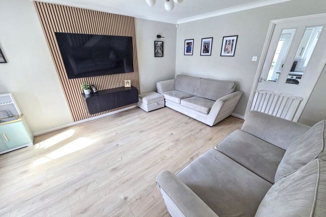 6, Prestbury Avenue, Cramlington photo 2