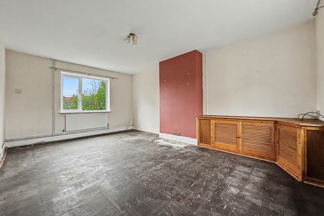 19, Sandhill, Swindon photo 3