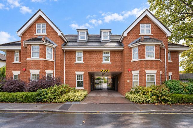 2-bed flat on Portugal Road, Woking, £325,000