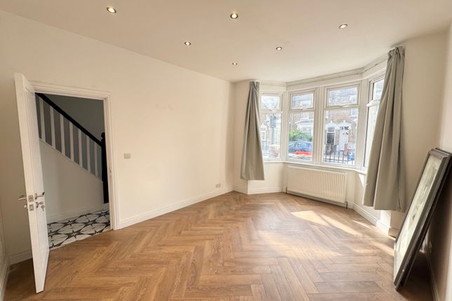 79, London photo 2