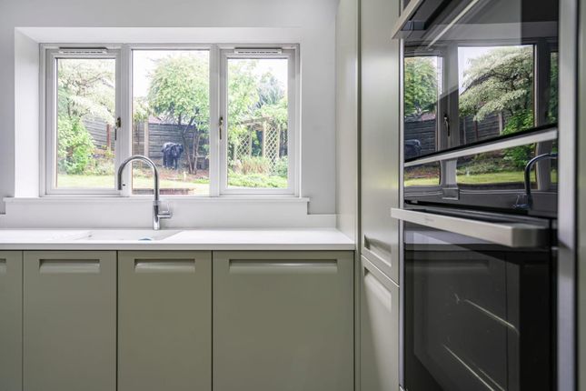 11, Wood Lea Chase, Manchester photo 4