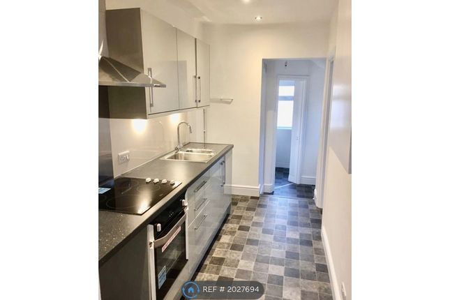 Thumbnail Flat to rent in Rodbourne Road, Swindon