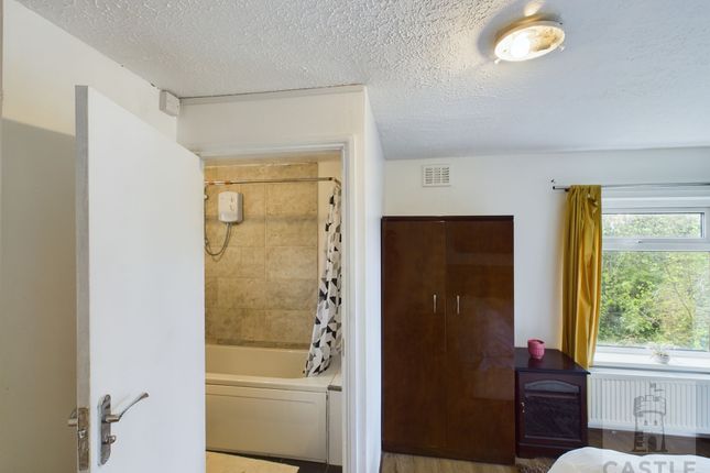 Room 7, 8 Belle Vue Grove, Middlesbrough photo 2