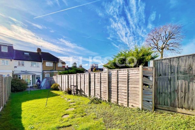 17, Berkeley Avenue, Greenford photo 2