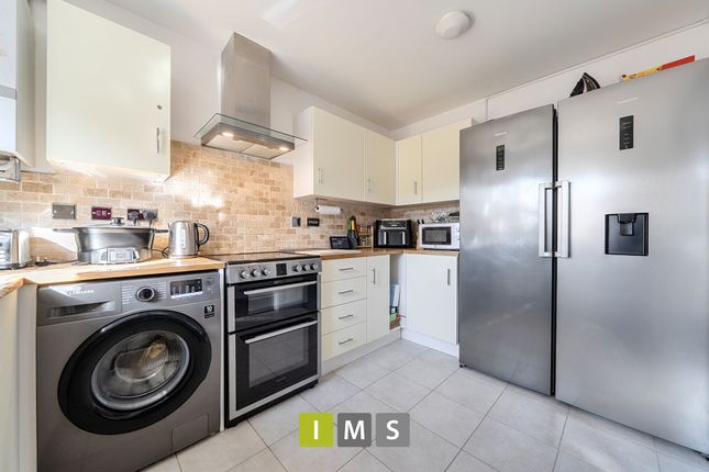 60 Hampden Square, Bicester photo 2