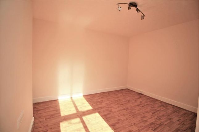 Thumbnail Flat to rent in Clapham Road, Bedford