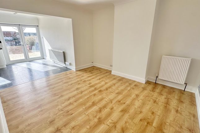 39, Anchor Road, Clacton-On-Sea photo 3