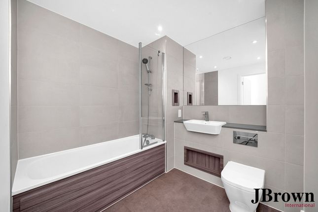 Flat 73, 96 Waterden Road, London photo 4