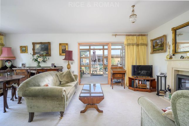 62 Austin Place, Oatlands Drive, Weybridge photo 4
