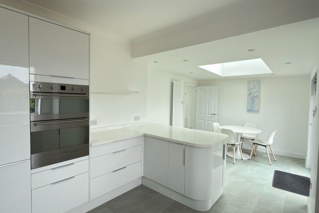4, Hendy Close, Swansea photo 2