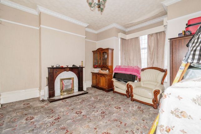 181, Legrams Lane, Bradford photo 4