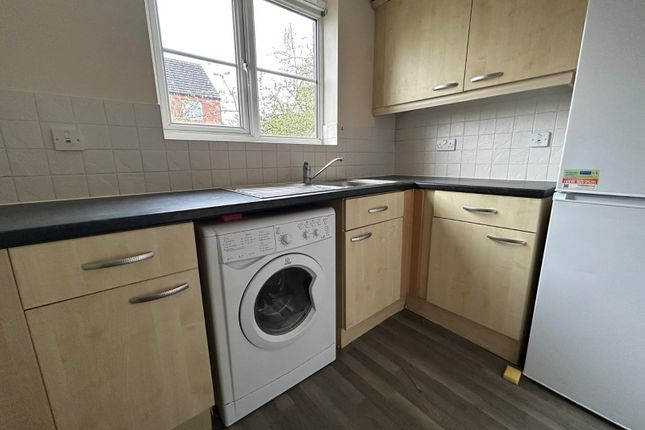 Flat 4, 17, Brick Kiln Way, Warwickshire photo 4