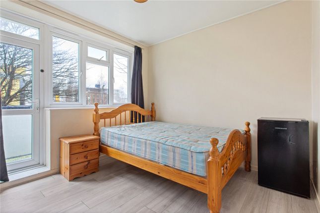284 Trelawney Estate,, Paragon Road, London photo 3