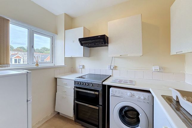 Flat 3 89 Romilly Road, Canton, Cardiff photo 3
