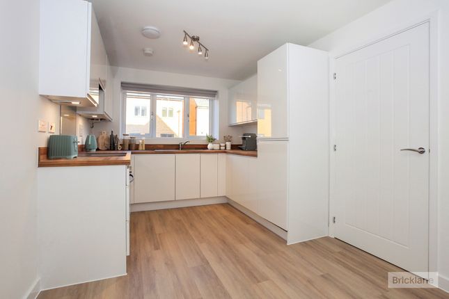 24, Peterborough photo 2