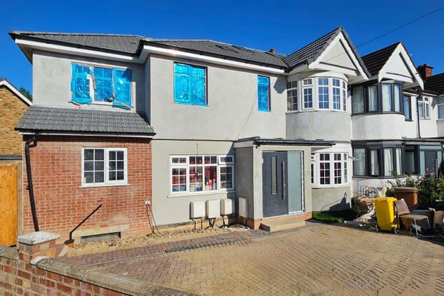 3-bed flat on Flat 1, 80, Kings Road, Harrow, £2,400/mo