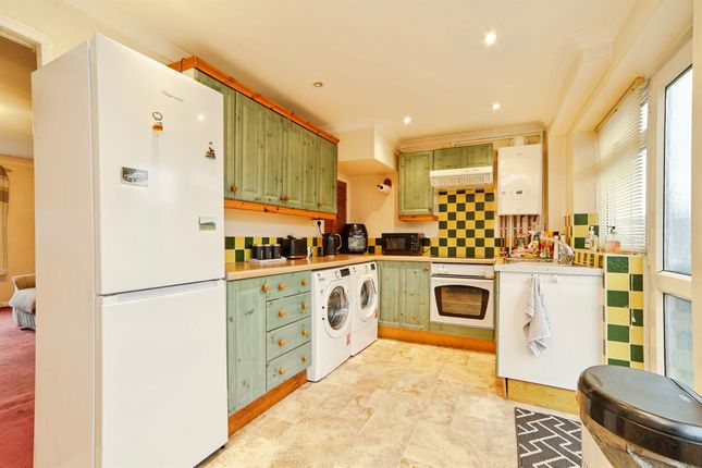 71, Fartown, Pudsey photo 2