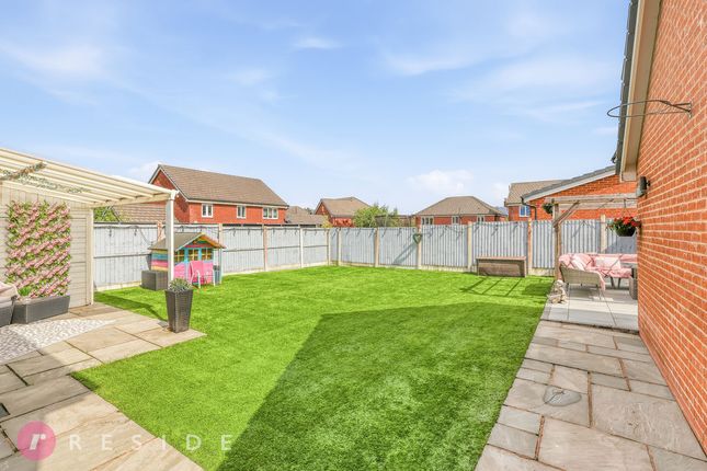 52, Apple Tree Way, Rochdale photo 4