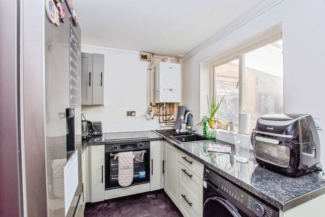 15, Larkspur Croft, Boston photo 4