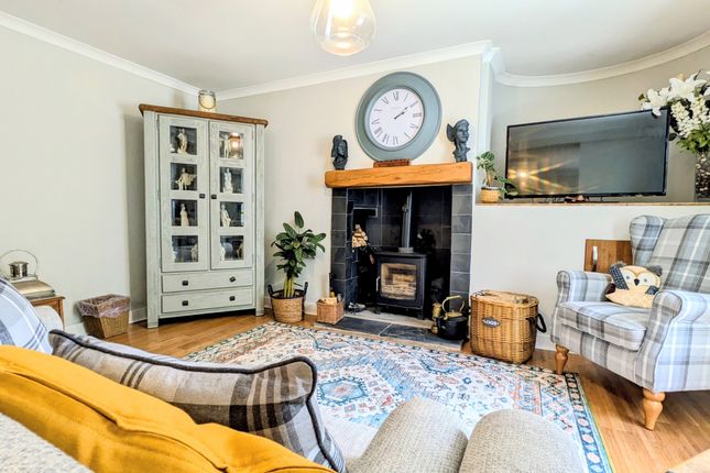 29 Williamstown, Merthyr Tydfil photo 4