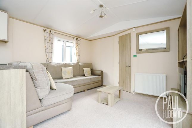 Oakdale, Tingdene, North Denes Holiday Park, Lowestoft photo 4