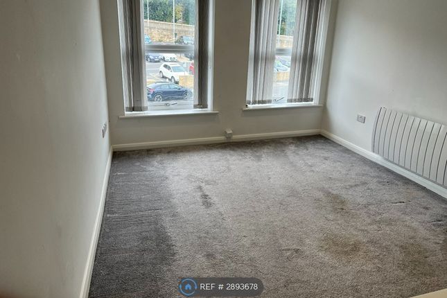 Flat, Gooder St, Brighouse photo 3