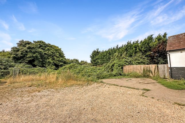 56, Streatley Road, Luton photo 4