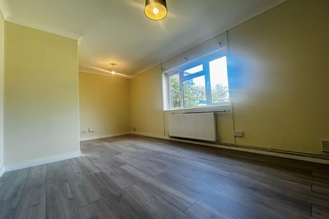 2, Waterworks Drive, Clacton-On-Sea photo 3