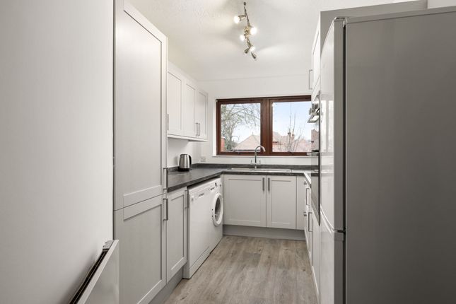 Thumbnail Flat for sale in Victoria Court, Henley-On-Thames