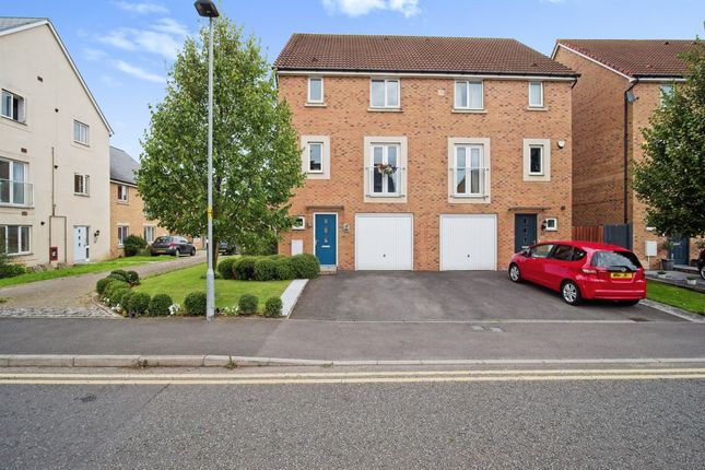 Town house for sale in Newlands Lane, Emersons Green, Bristol