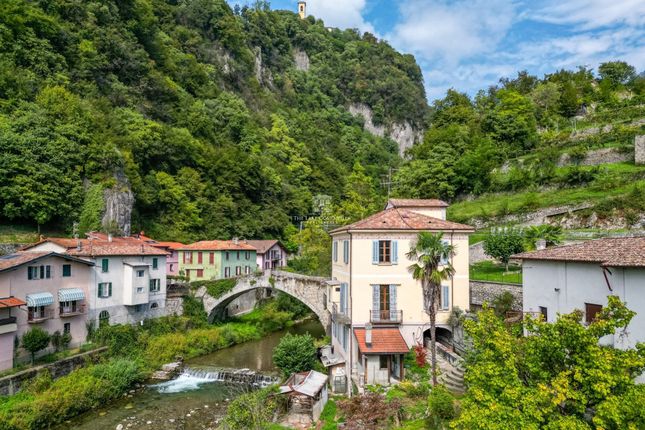 Detached house for sale in 22018 Porlezza, Province Of Como, Italy