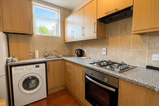834A Green Lanes, London N21 2RT, Winchmore Hill, London photo 3