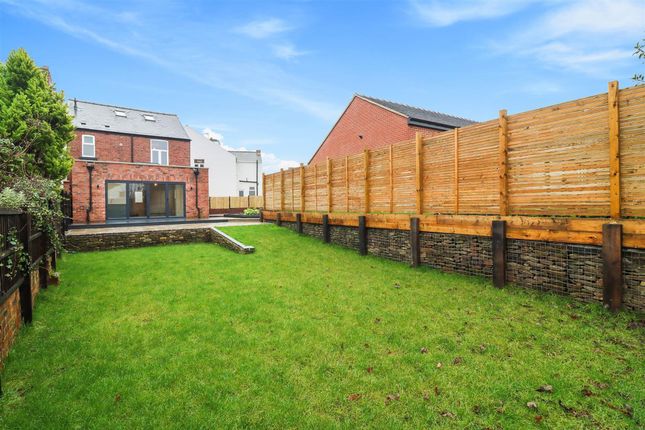 62 Walgrove Road, Chesterfield photo 3