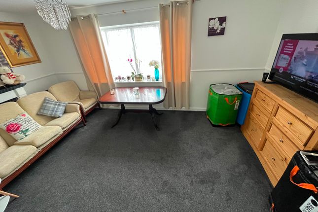 481a Beake Avenue, Coventry photo 3