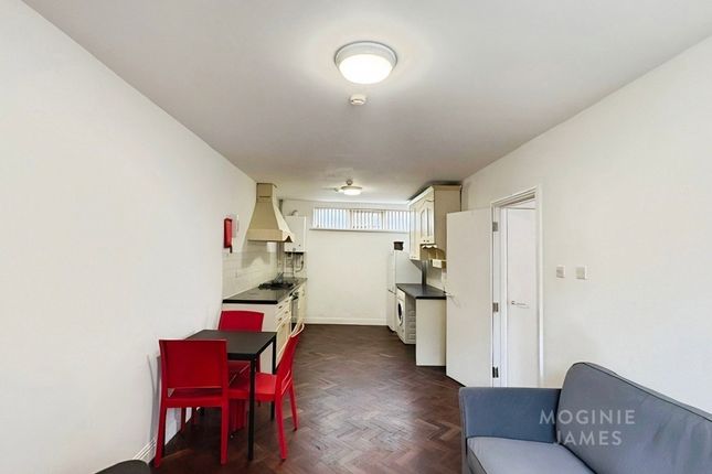 Flat 4, 177B, Newport Road, Cardiff photo 4