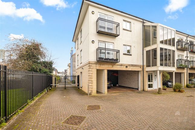 Thumbnail Flat for sale in Crescent Avenue, Hoe, Plymouth