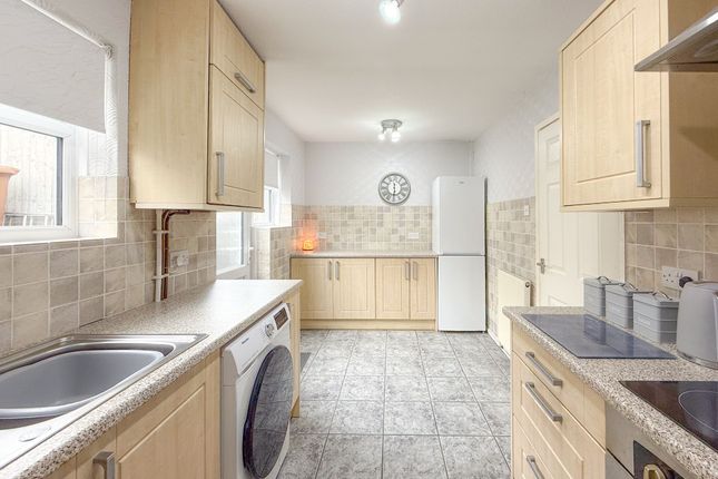6 Cheviot Close, Newport photo 2