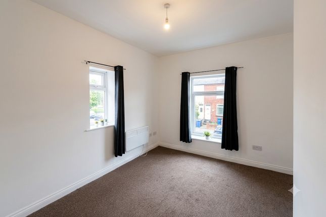 685a, Manchester Old Road, Middleton photo 2