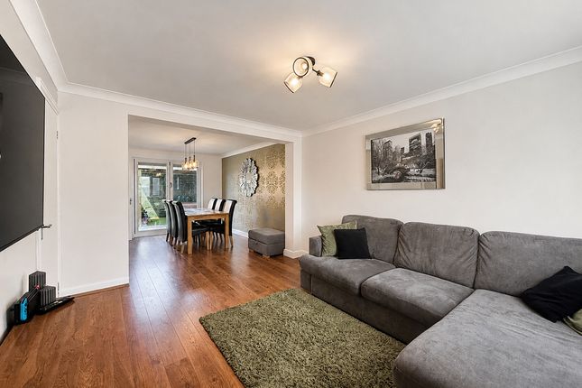 16, Coed-y-cadno, Bridgend photo 4