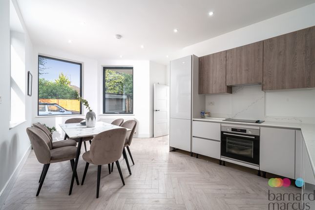 3-bed house on Plot 22, Powys Mews, Palmers Green, London, N13, £750,000